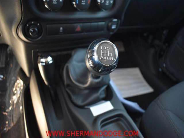 Jeep Wrangler Unlimited 2017 photo 12